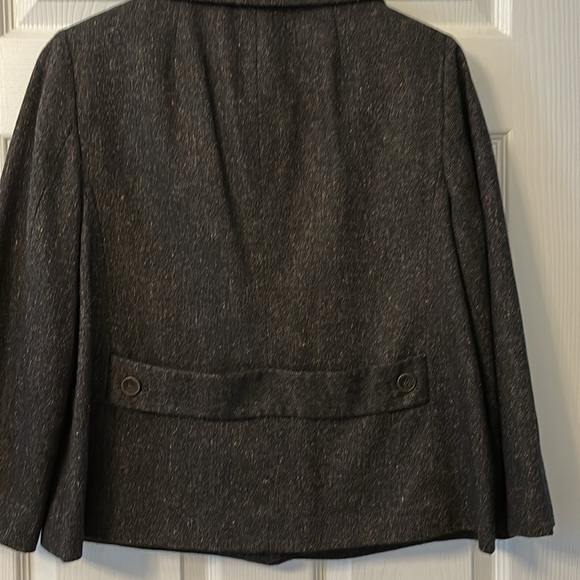 Beautiful brown suit Loft size 12 - Picture 5 of 8